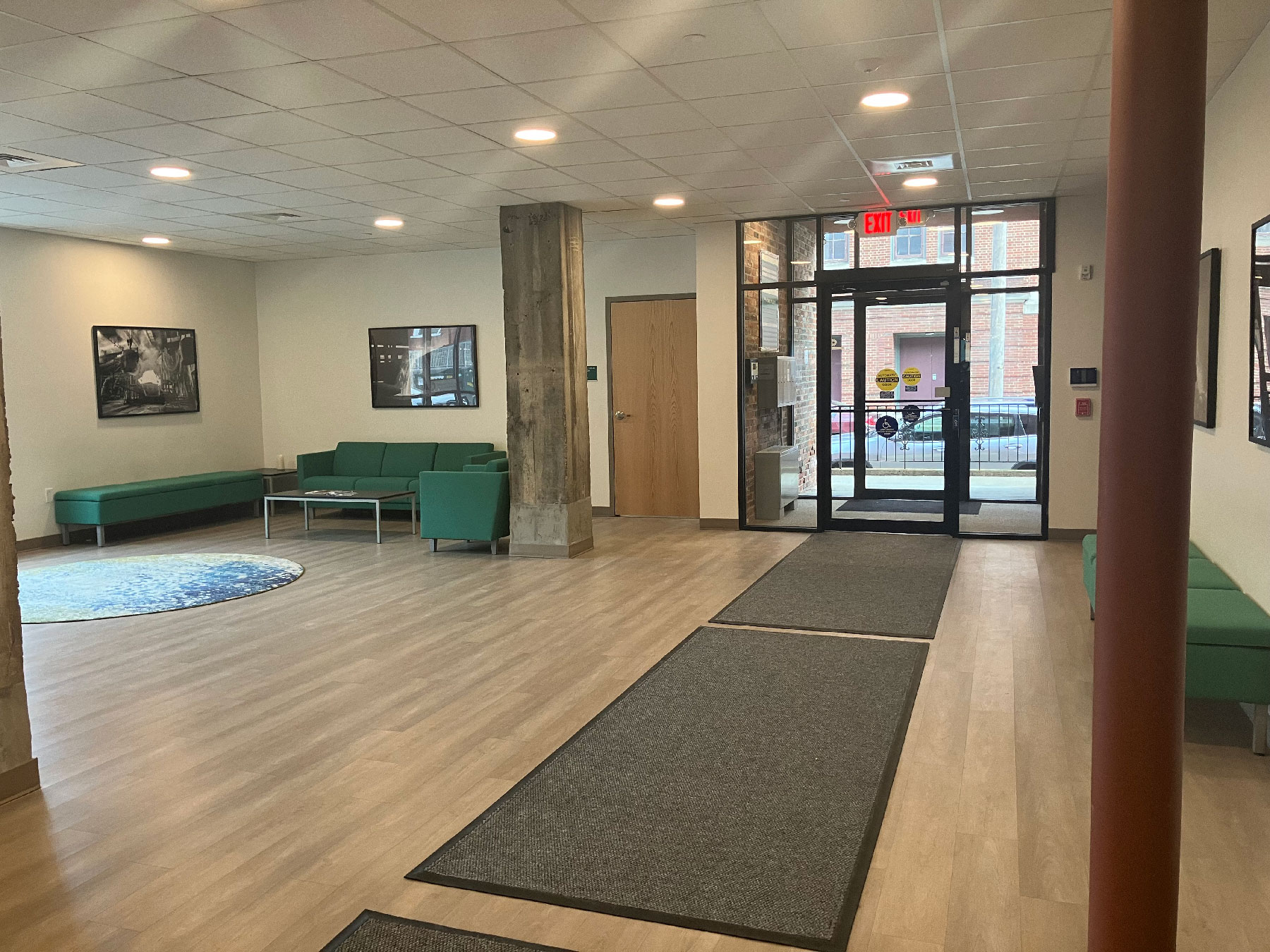 900 Sarah Street Interior