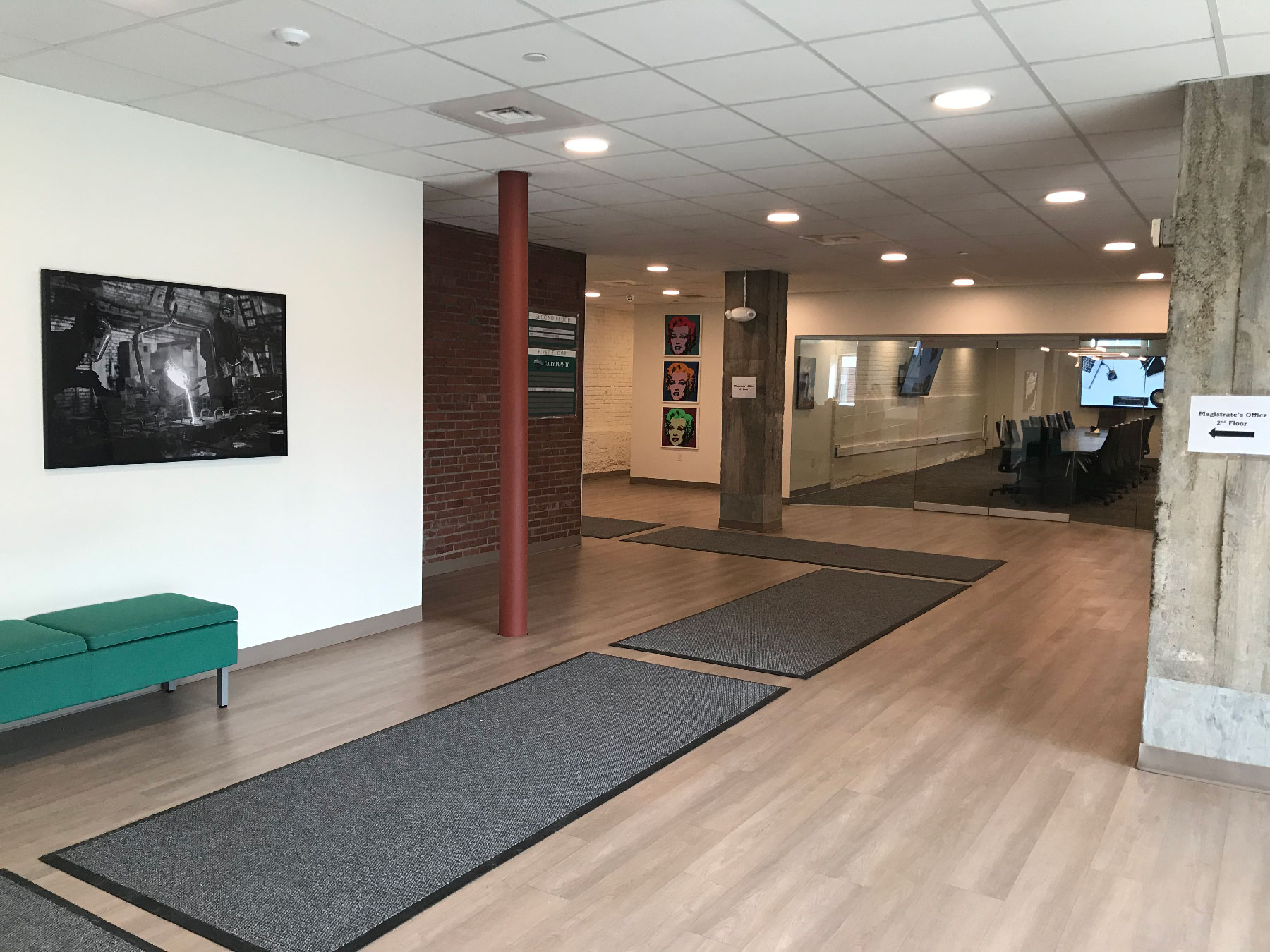 900 Sarah Street Interior